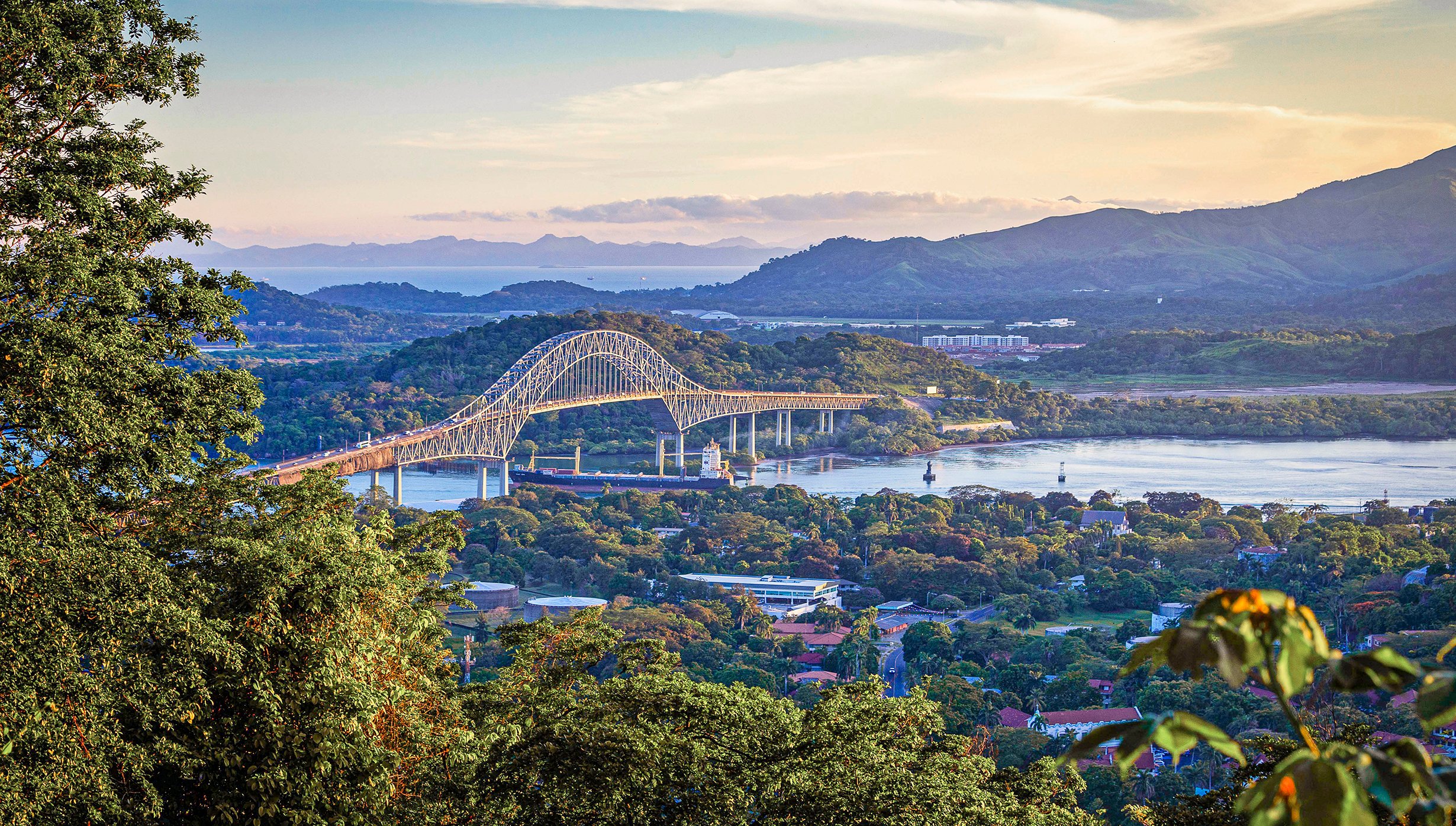 Panamakanal Kreuzfahrt, Brücke der Amerikas | MSC Cruises Panamakanal Kreuzfahrt, Brücke der Amerikas | MSC Cruises