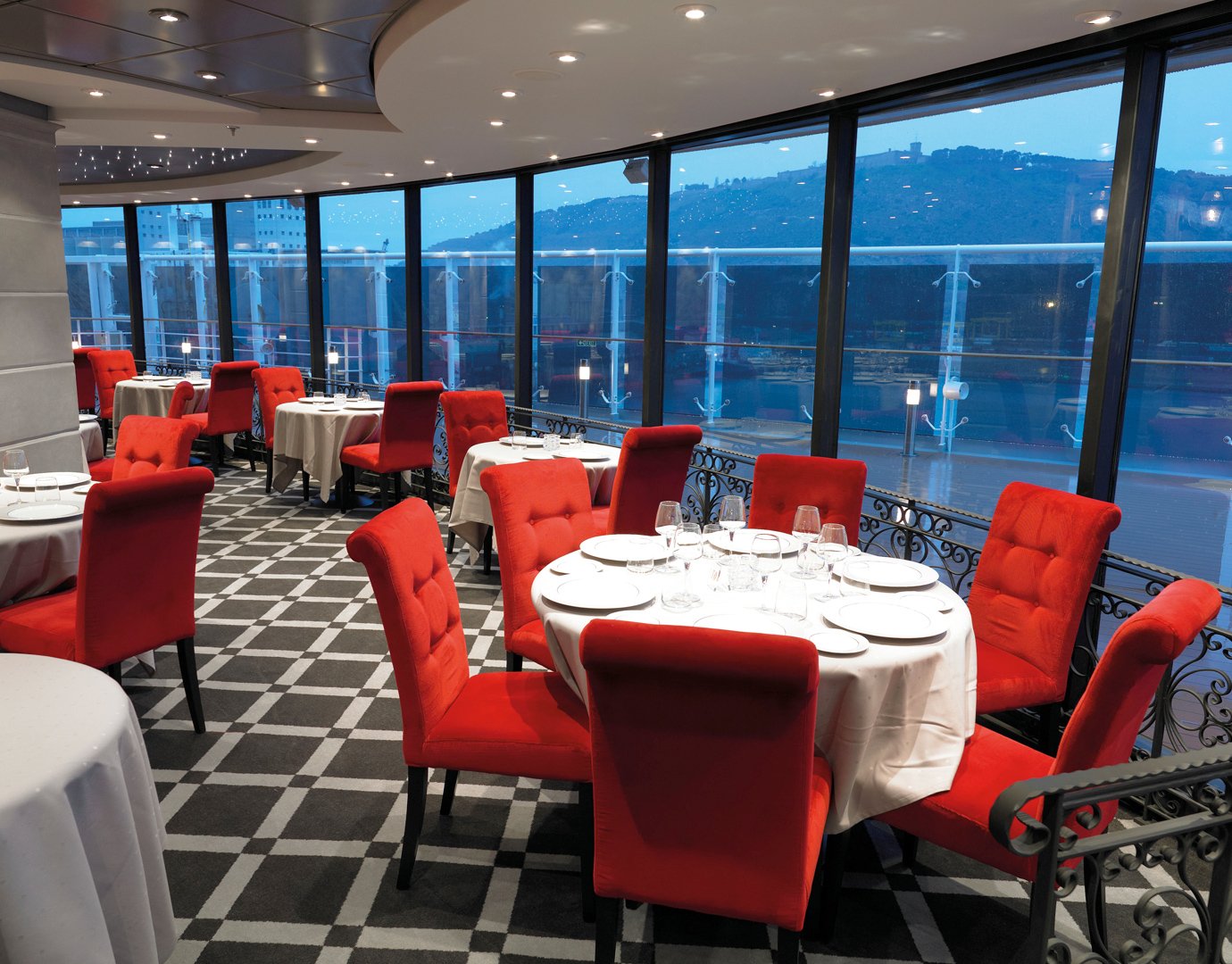 MSC Fantasia Restaurant And Bar L Etoile 05 MSC Fantasia Restaurant And Bar L Etoile 05