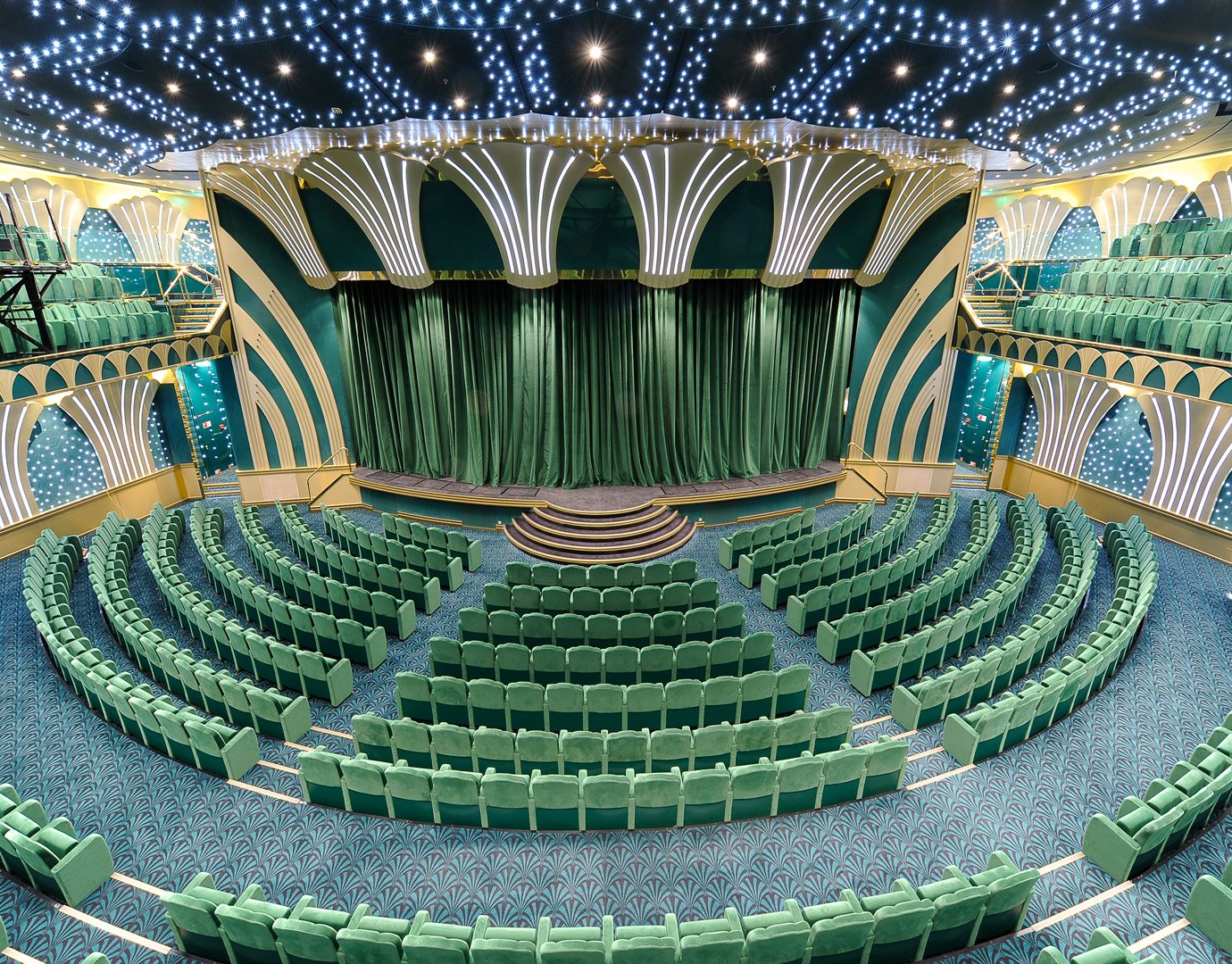 MSC Magnifica Entertainment Royal Theatre 02 MSC Magnifica Entertainment Royal Theatre 02