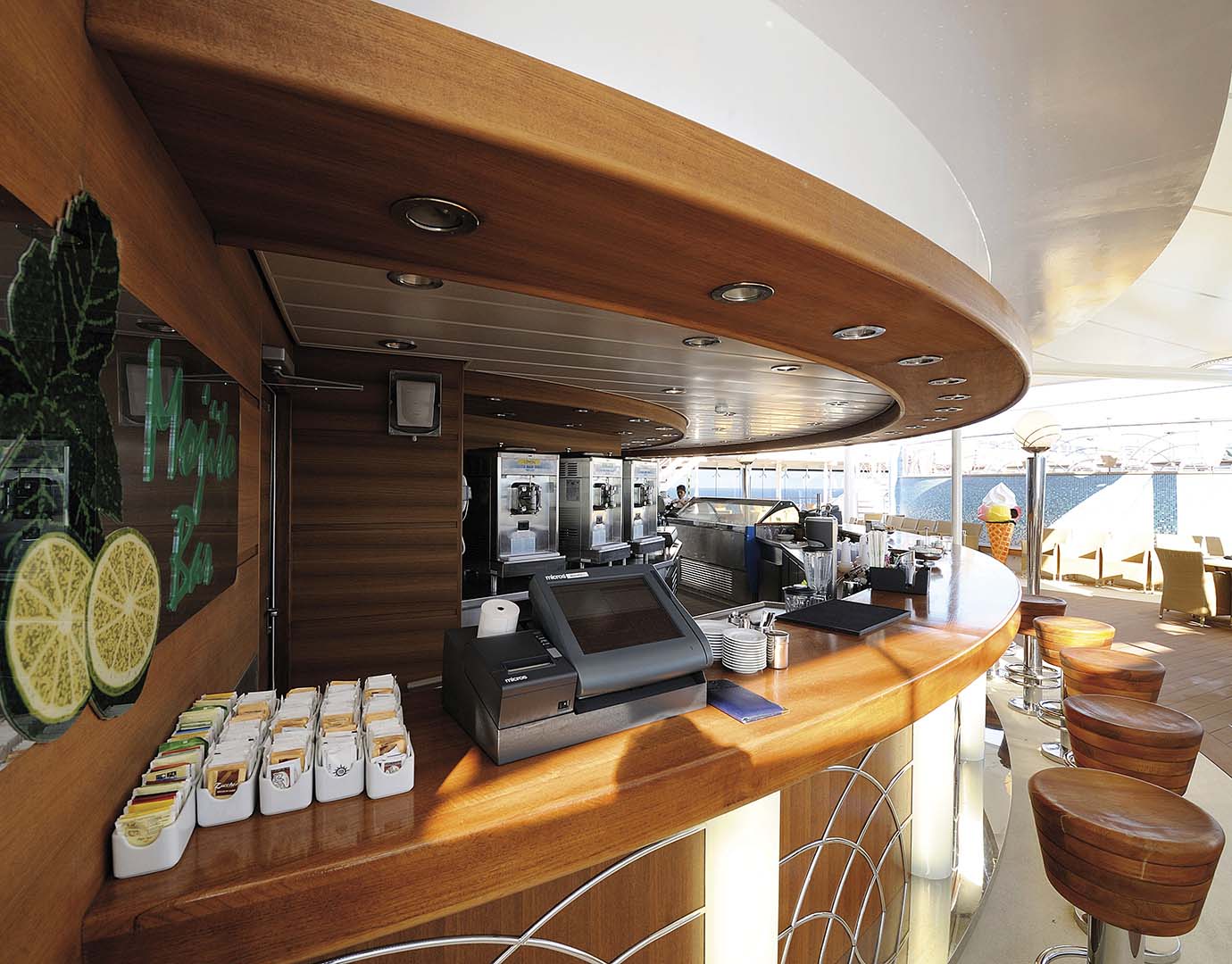 Piranha Bar | MSC Poesia Piranha Bar | MSC Poesia