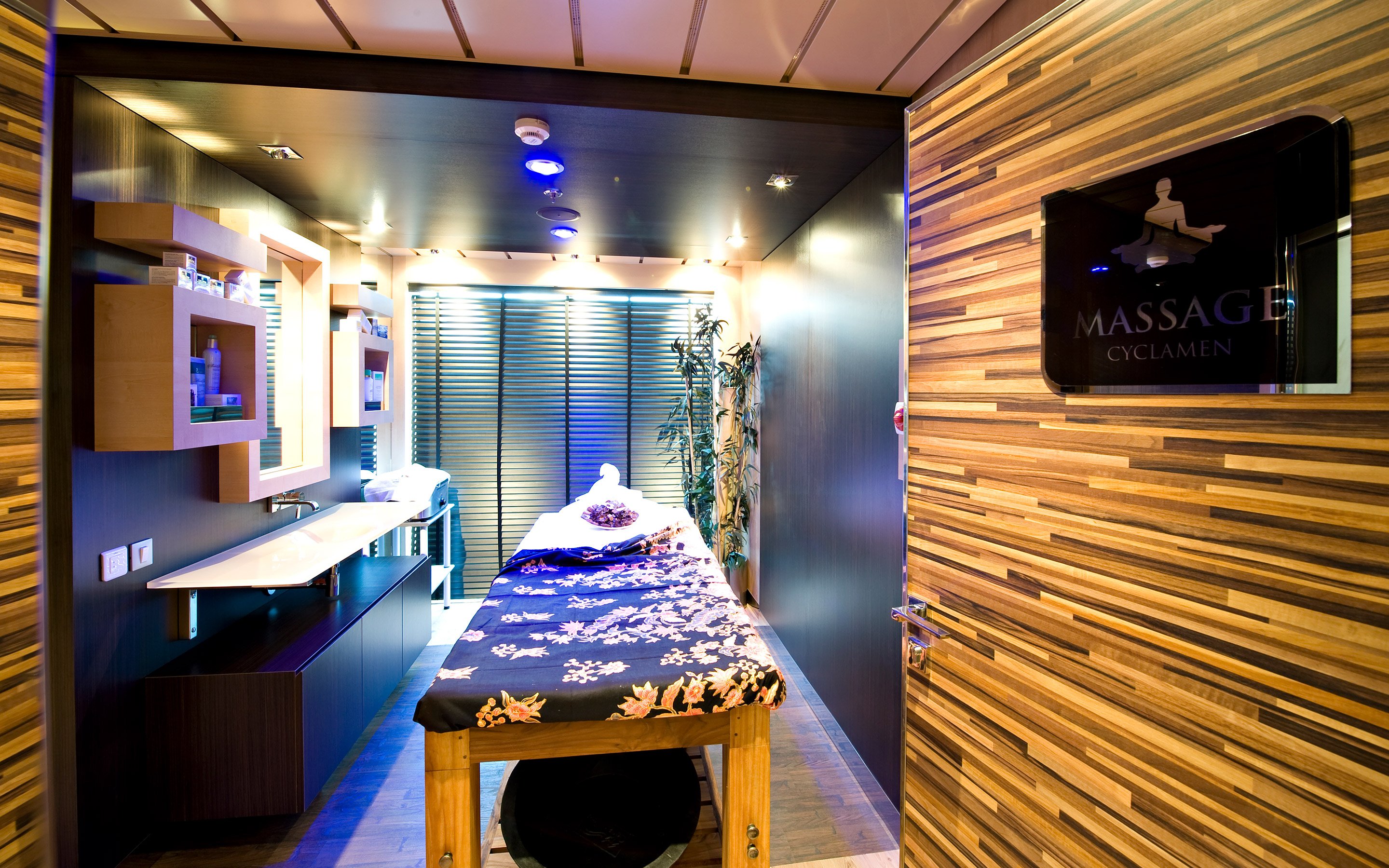 MSC Splendida Public Area Balinese Massage 02 MSC Splendida Public Area Balinese Massage 02