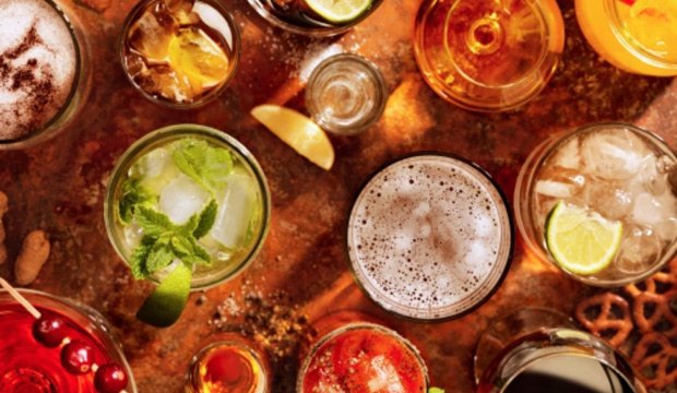 Assorted colorful cocktails and drinks on a vibrant table | MSC Cruises Assorted colorful cocktails and drinks on a vibrant table | MSC Cruises